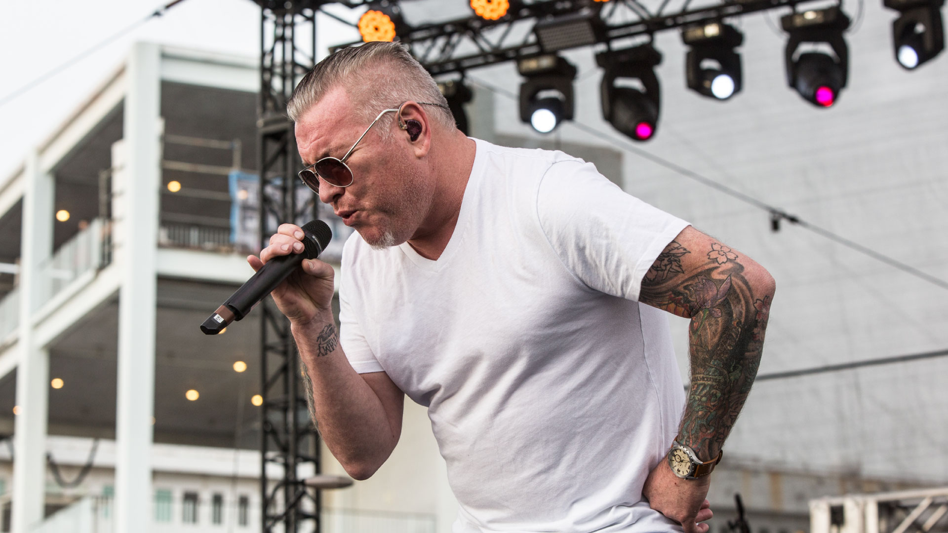 Se confirman nuevos casos de COVID-19 contagiados en festival donde tocó Smash Mouth Se confirman nuevos casos de COVID-19 contagiados en festival donde tocó Smash Mouth