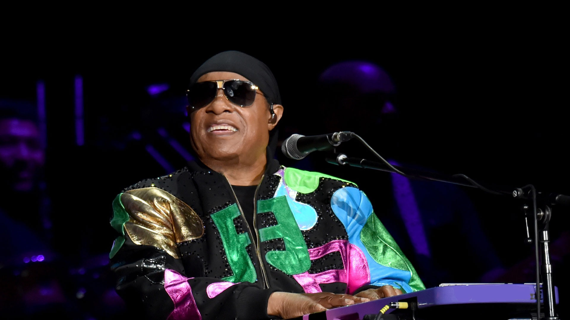 Stevie Wonder estrenó 2 canciones y anunció su salida de Motown