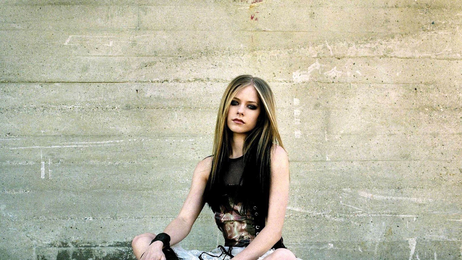 Avril Lavigne está preparando una película de su sencillo 'Sk8r Boi' Avril Lavigne está preparando una película de su sencillo 'Sk8r Boi'