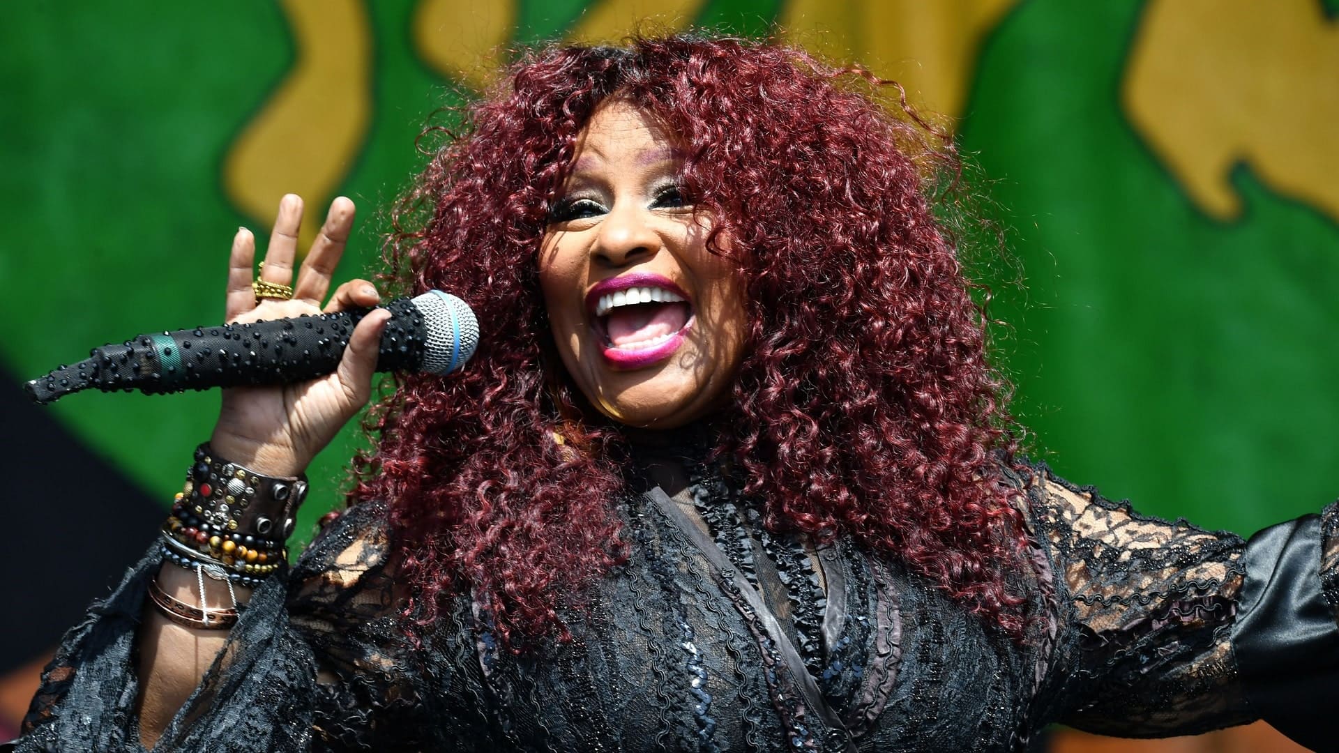 PURO GRL POWER: Chaka Khan lanza nueva versión de "I'm Every Woman" con Idina Menzel