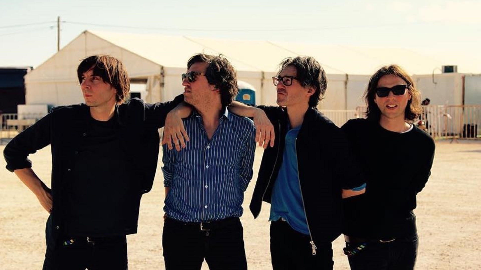 Phoenix comparte teaser de su próximo sencillo 'Identical'