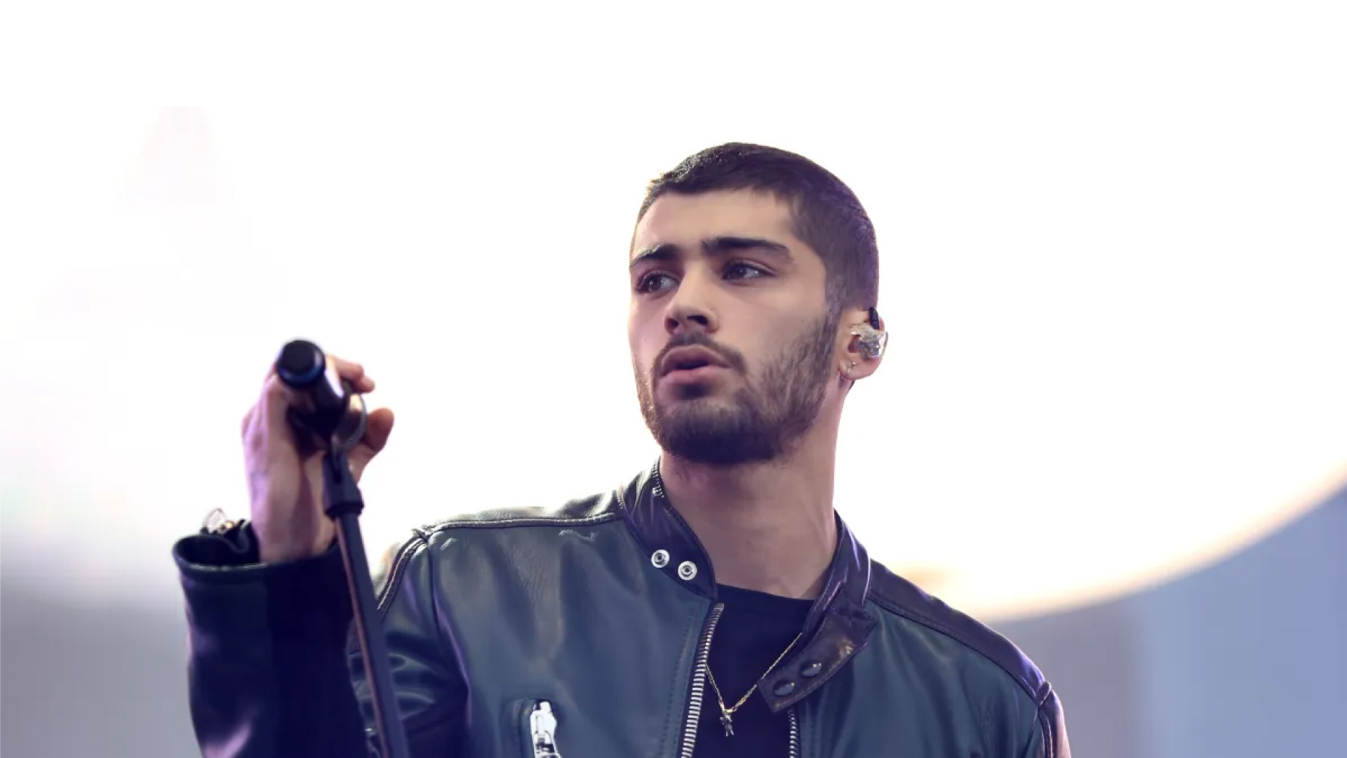 Zayn Malik anuncia su primer gira 'Stairway to the Sky' Zayn Malik anuncia su primer gira 'Stairway to the Sky'
