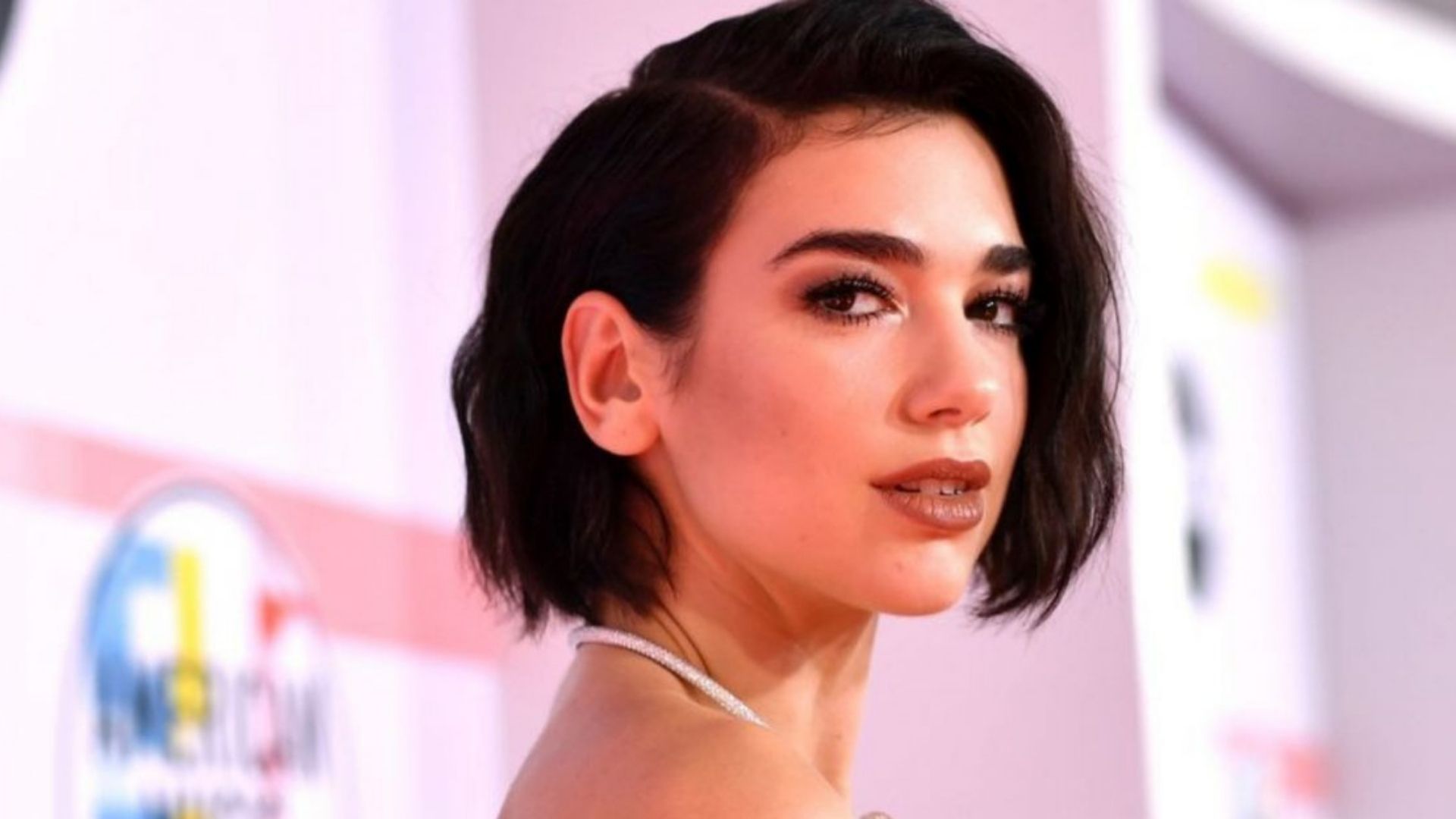 Dua Lipa dice que su tercer álbum "tiene su propio sonido único" en comparación con 'Future Nostalgia' Dua Lipa dice que su tercer álbum "tiene su propio sonido único" en comparación con 'Future Nostalgia'