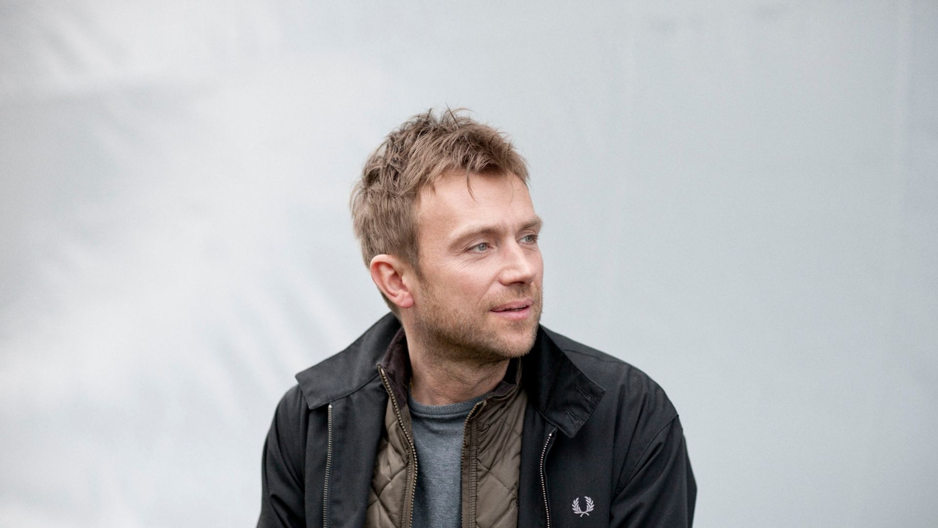 Mire a Damon Albarn interpretar 'Royal Morning Blue' con un cuarteto de cuerdas