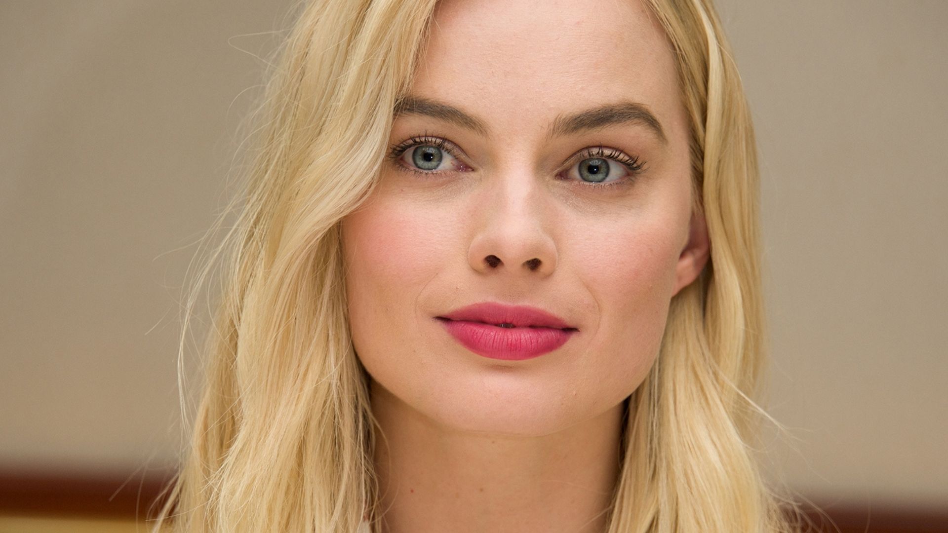 Se revela primera foto de Margot Robbie como Barbie y su parecido es impresionante