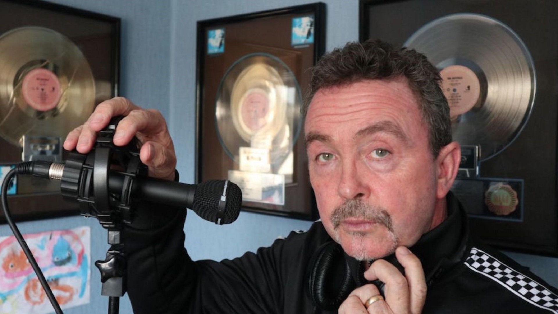 Muere Tony Lewis, vocalista de The Outfield Muere Tony Lewis, vocalista de The Outfield