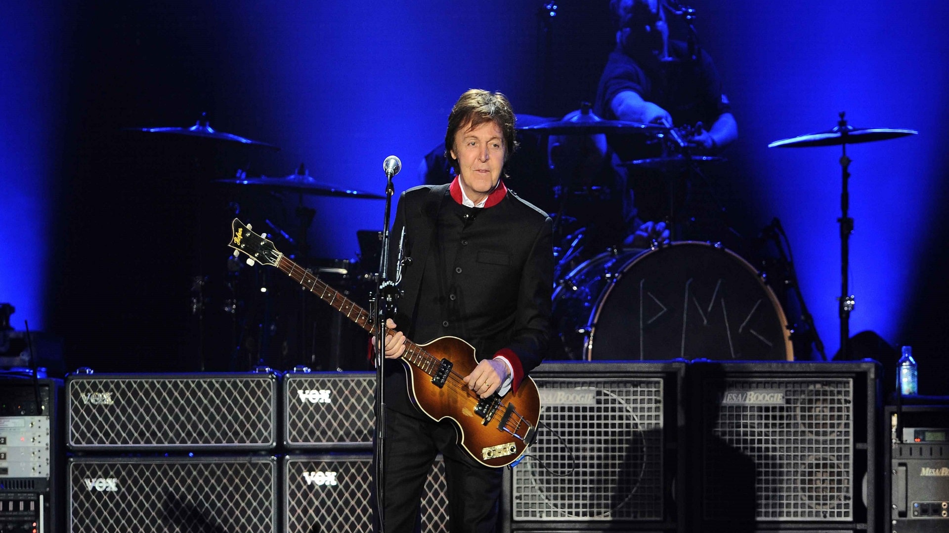 Paul McCartney 'cocina' algo con St. Vincent, Beck, Josh Homme y más