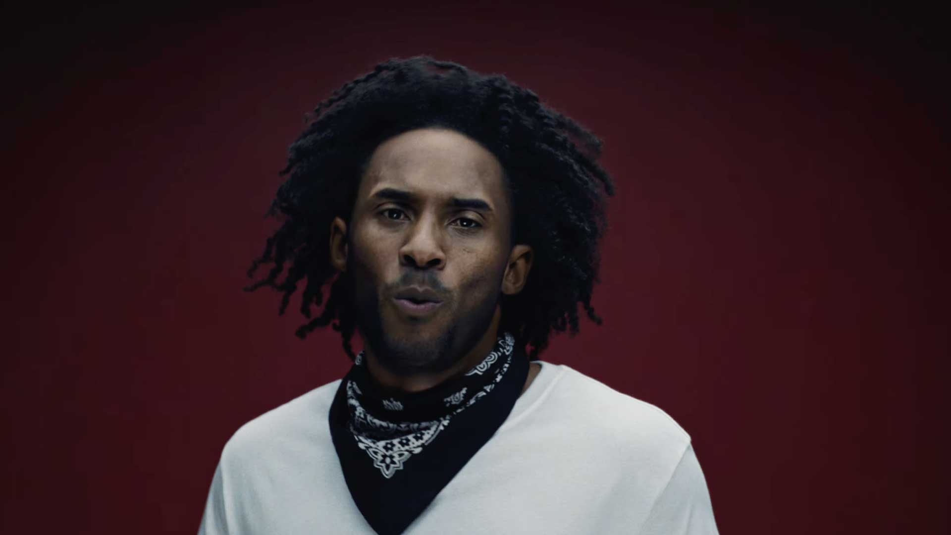 Kendrick Lamar reacciona ante el video viral del guardia de seguridad que lloró en su concierto.