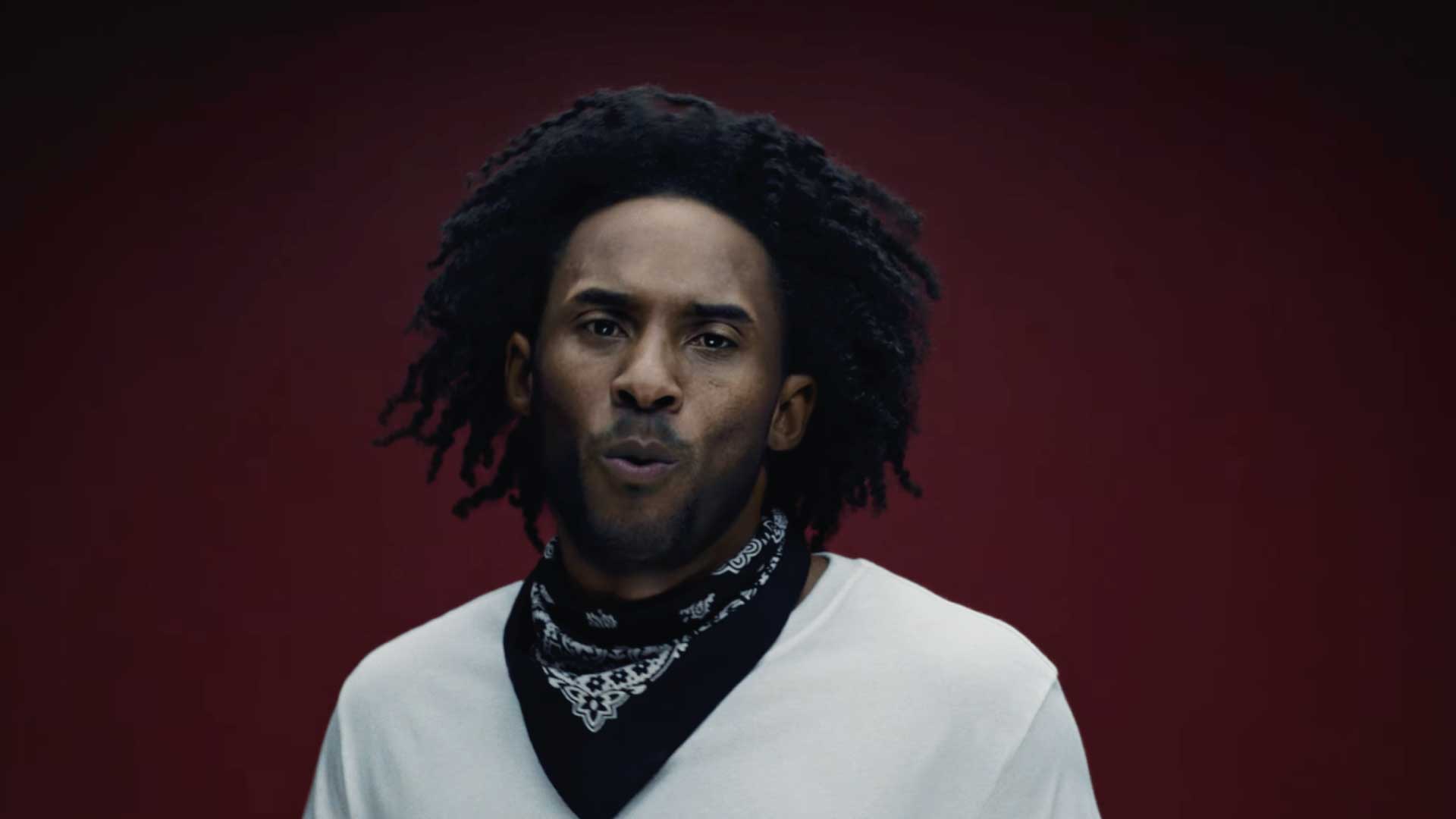 Kendrick Lamar reacciona ante el video viral del guardia de seguridad que lloró en su concierto. Kendrick Lamar reacciona ante el video viral del guardia de seguridad que lloró en su concierto.