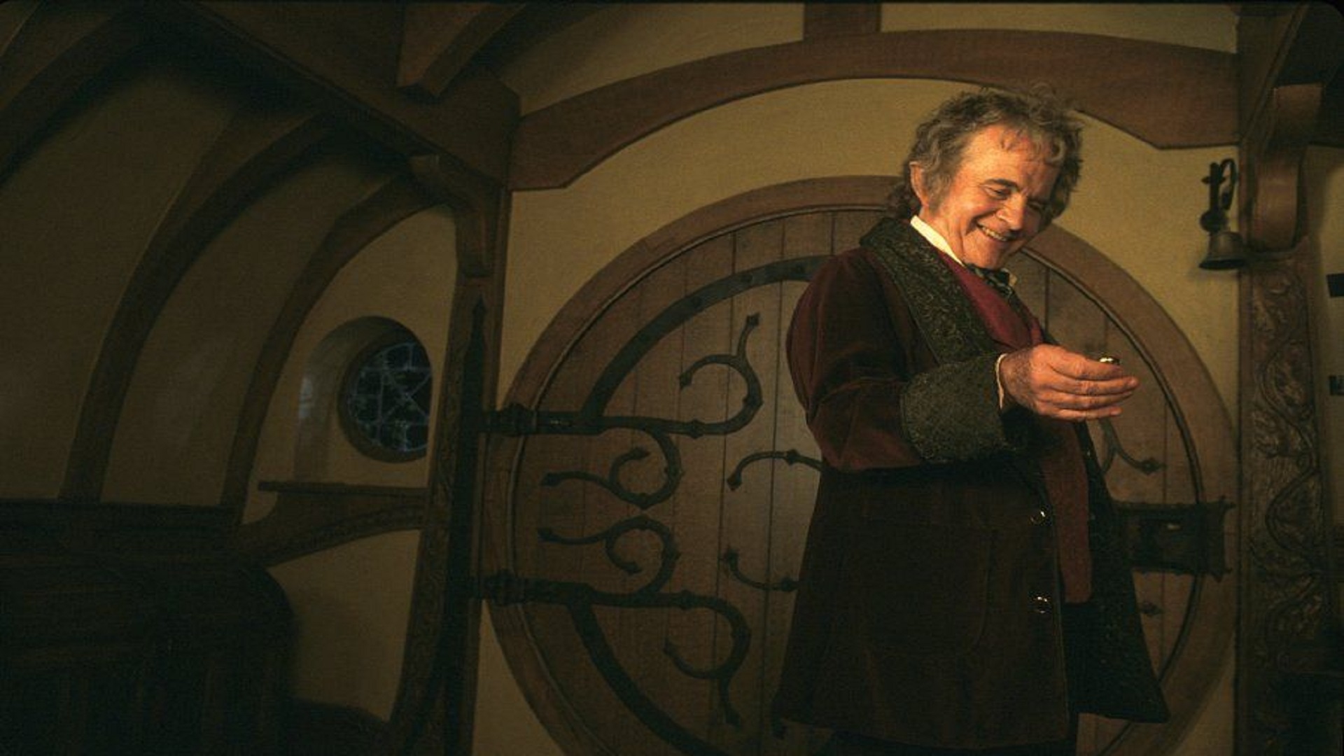 Muere el actor Ian Holm, quien le dio vida a Bilbo Bolsón en El Señor de Los Anillos