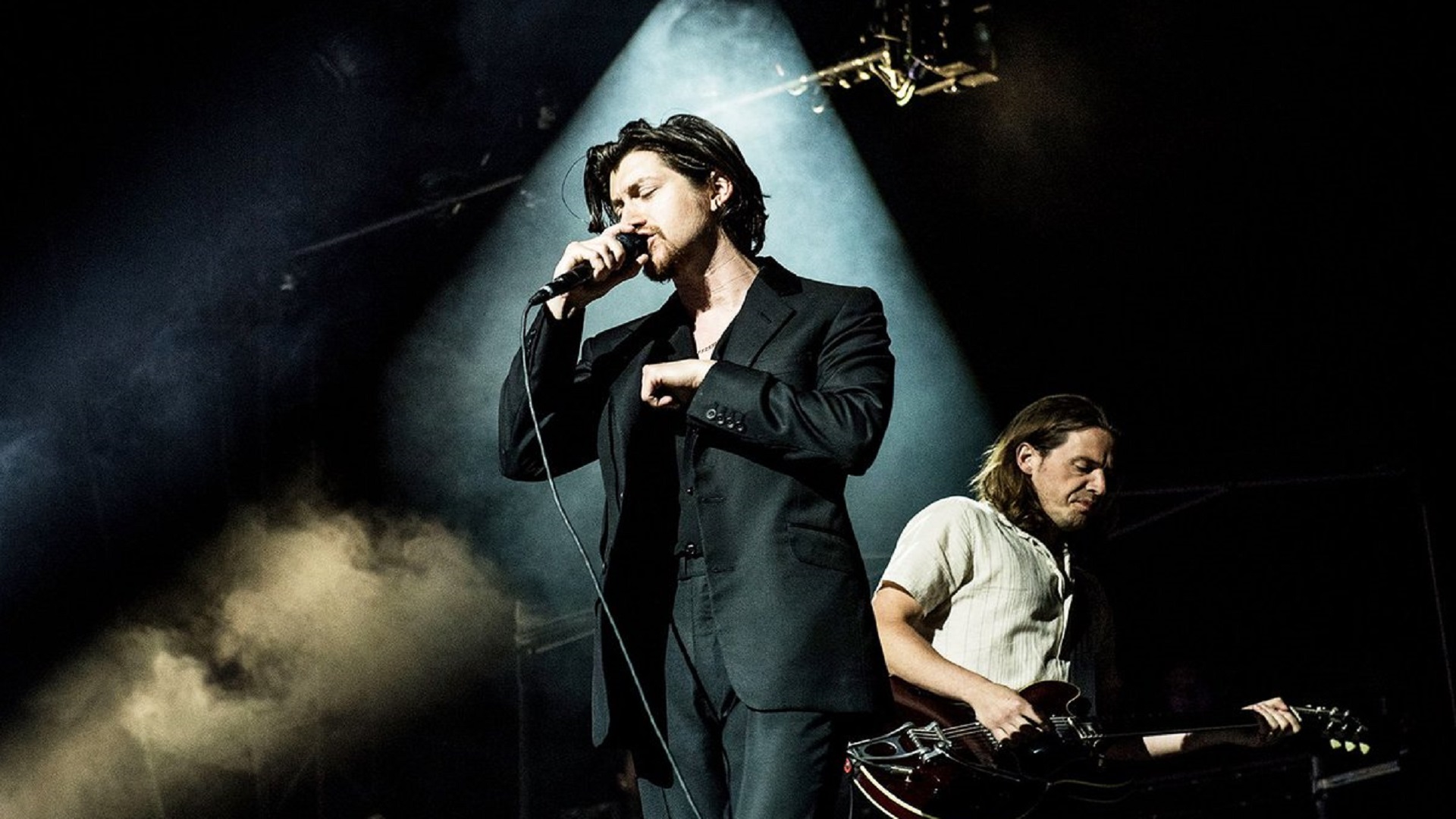 Arctic Monkeys comparte versión en vivo de ‘505’ para su nuevo disco