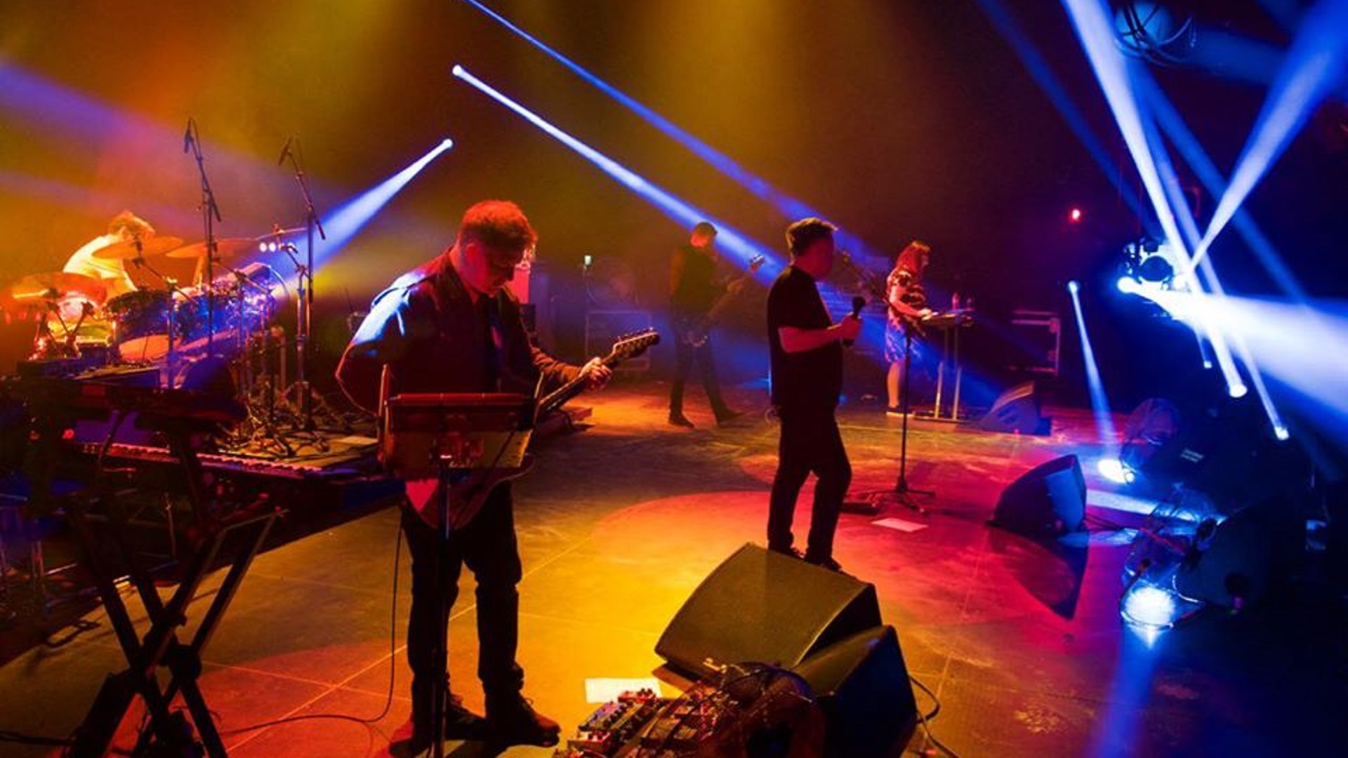 New Order anuncia el conjunto de cajas remasterizado 'Power Corruption & Lies'
