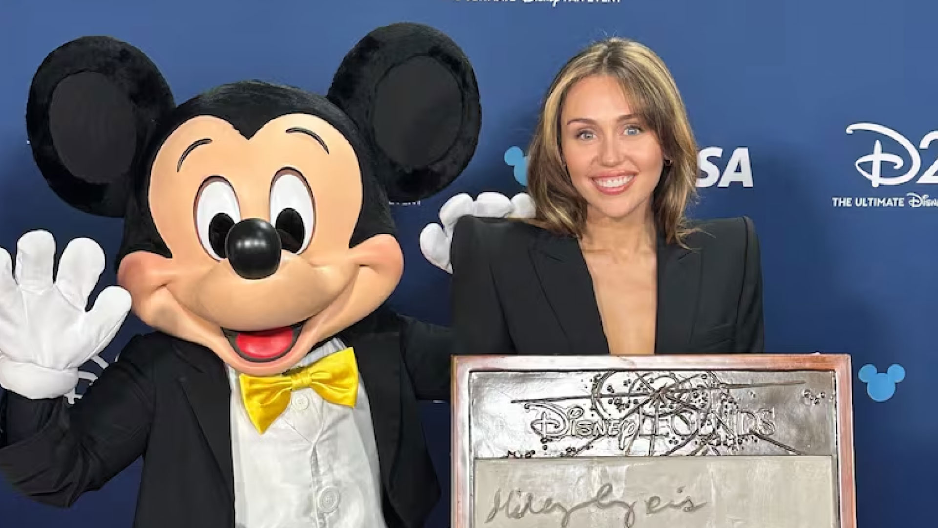Miley Cyrus se convierte en la Leyenda de Disney más joven