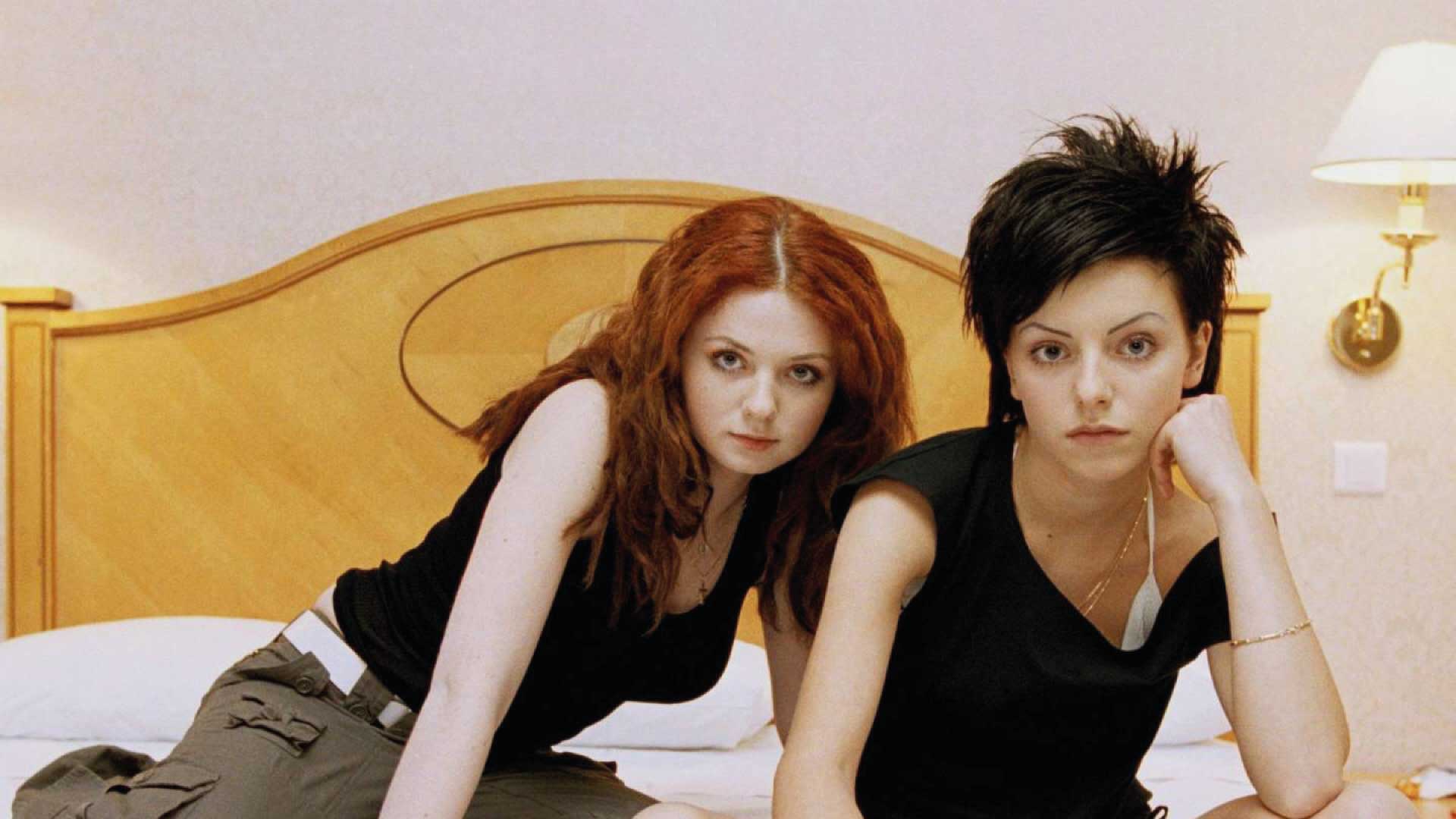 Los rumores eran ciertos: t.A.T.u vuelve a los escenarios.