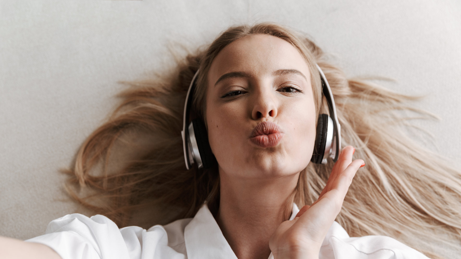 Escuchar música: los beneficios que tiene para la salud.