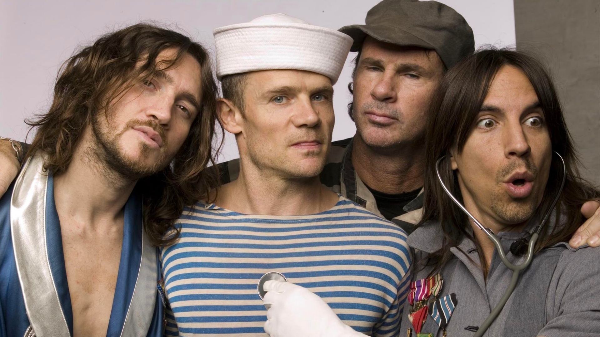 Red Hot Chili Peppers lanza su nueva canción “Not the One”