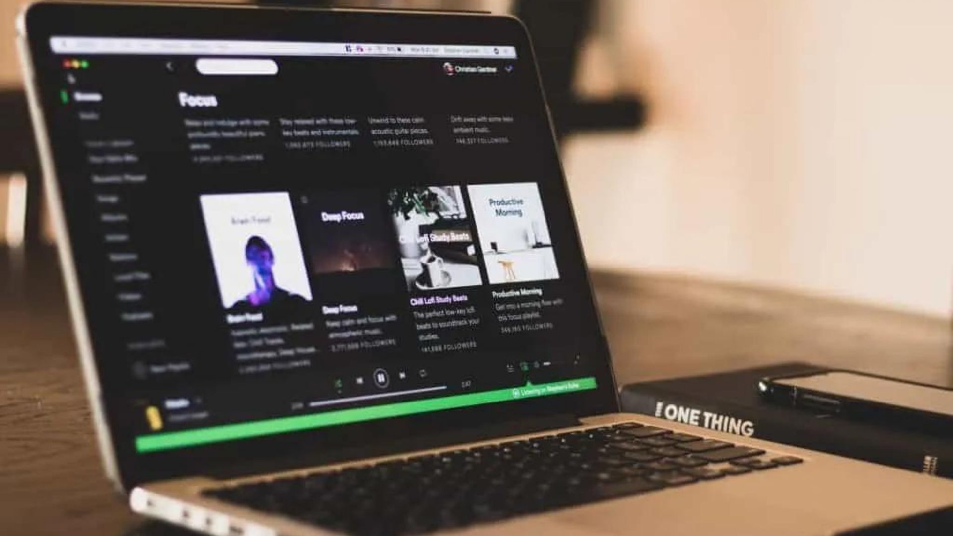 Spotify tiene una nueva estrategia para impulsar los podcasts