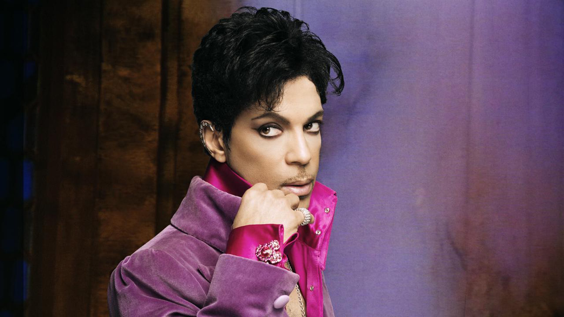 Los tres hermanos menores de Prince han vendido una participación mayoritaria de los derechos de propiedad intelectual del artista