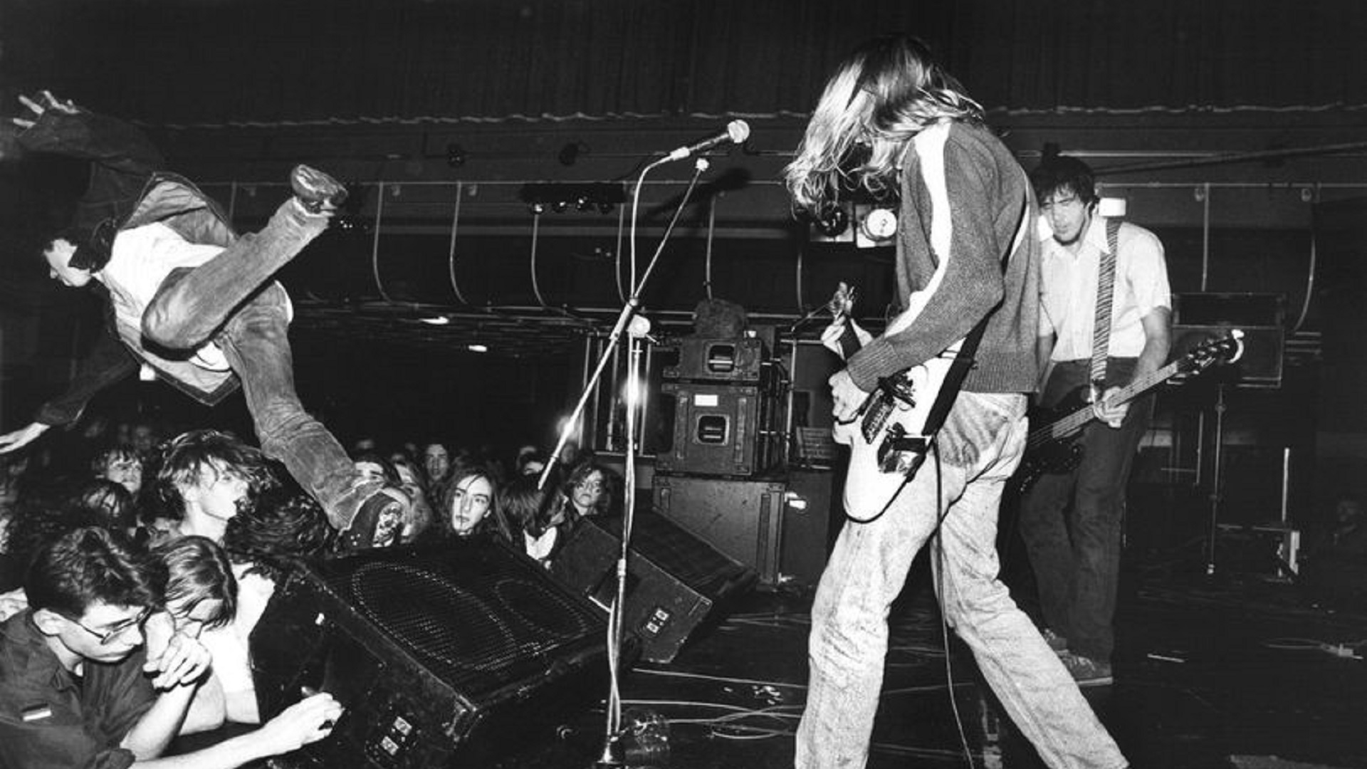 Publican fotos inéditas de uno de los primeros conciertos de Nirvana