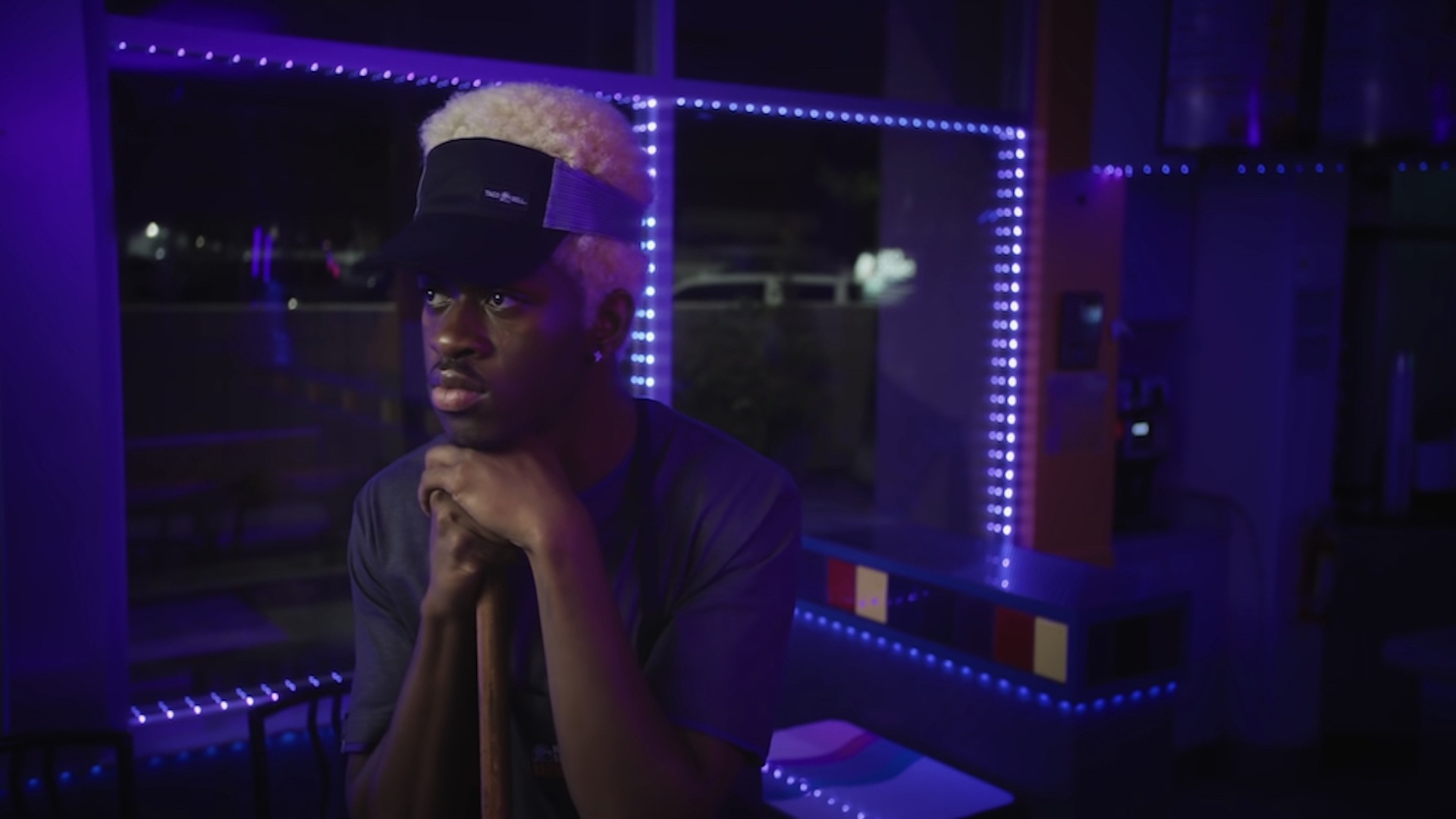 #MañanasX: Lil Nas X vuelve a trabajar en Taco Bell