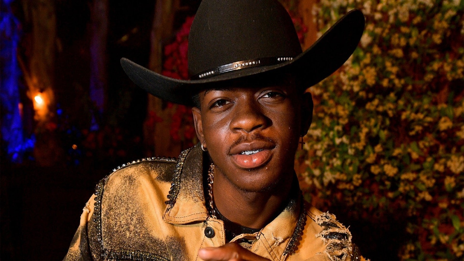 Lil Nas X lanza zapatillas satánicas y las reacciones no se han hecho esperar