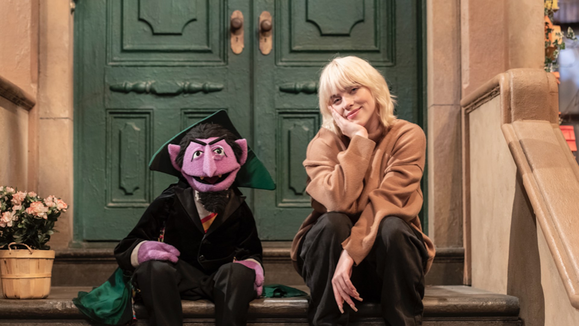 Billie Eilish y Anderson .Paak harán parte de la temporada 52 de 'Sesame Street'