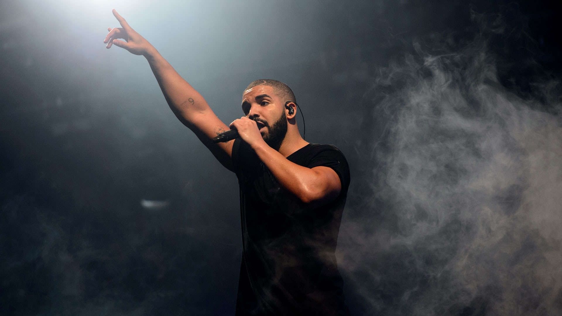 Drake retira sus dos nominaciones al Grammy 2022