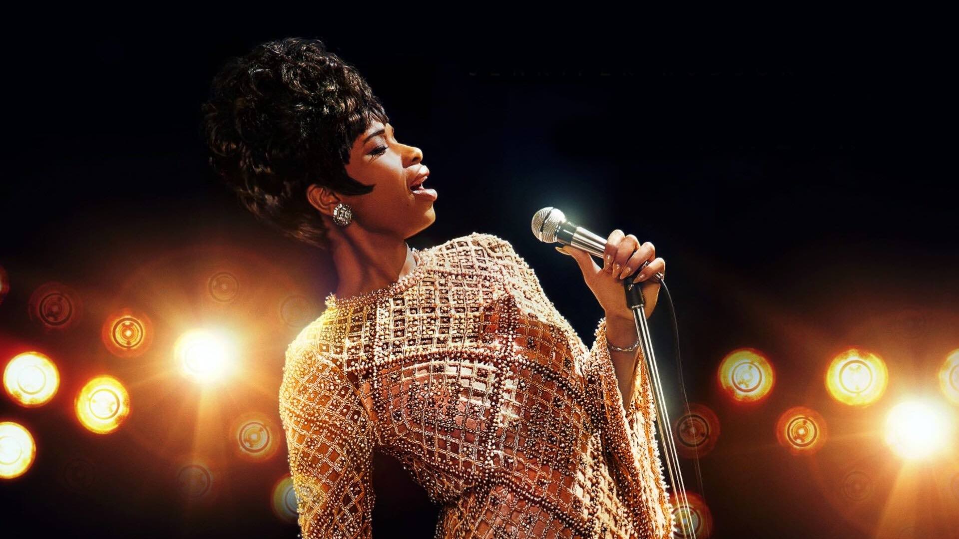 Jennifer Hudson interpreta "(You Make Me Feel Like a) Natural Woman" de Aretha Franklin