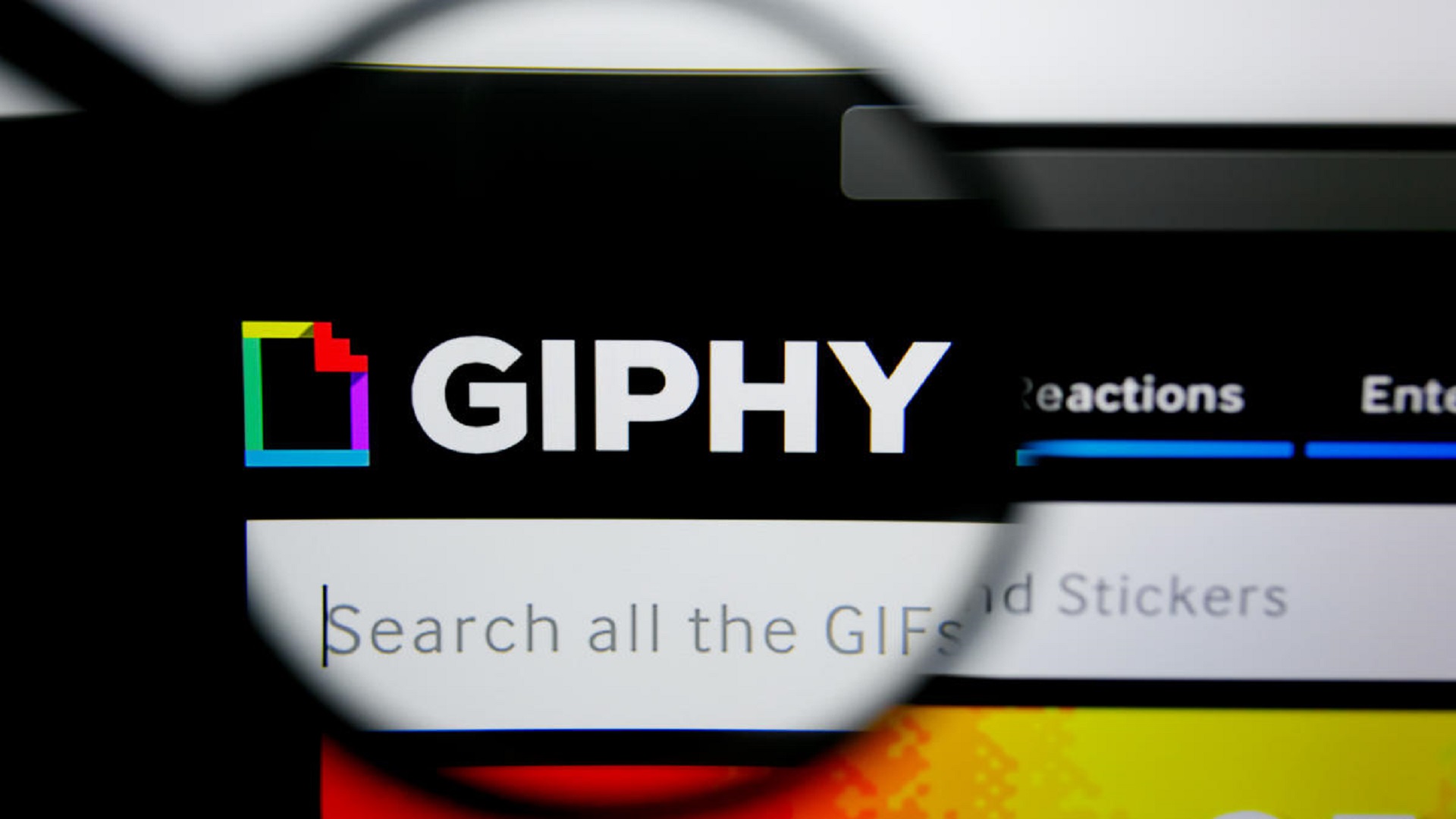 Facebook es ahora dueño de Giphy