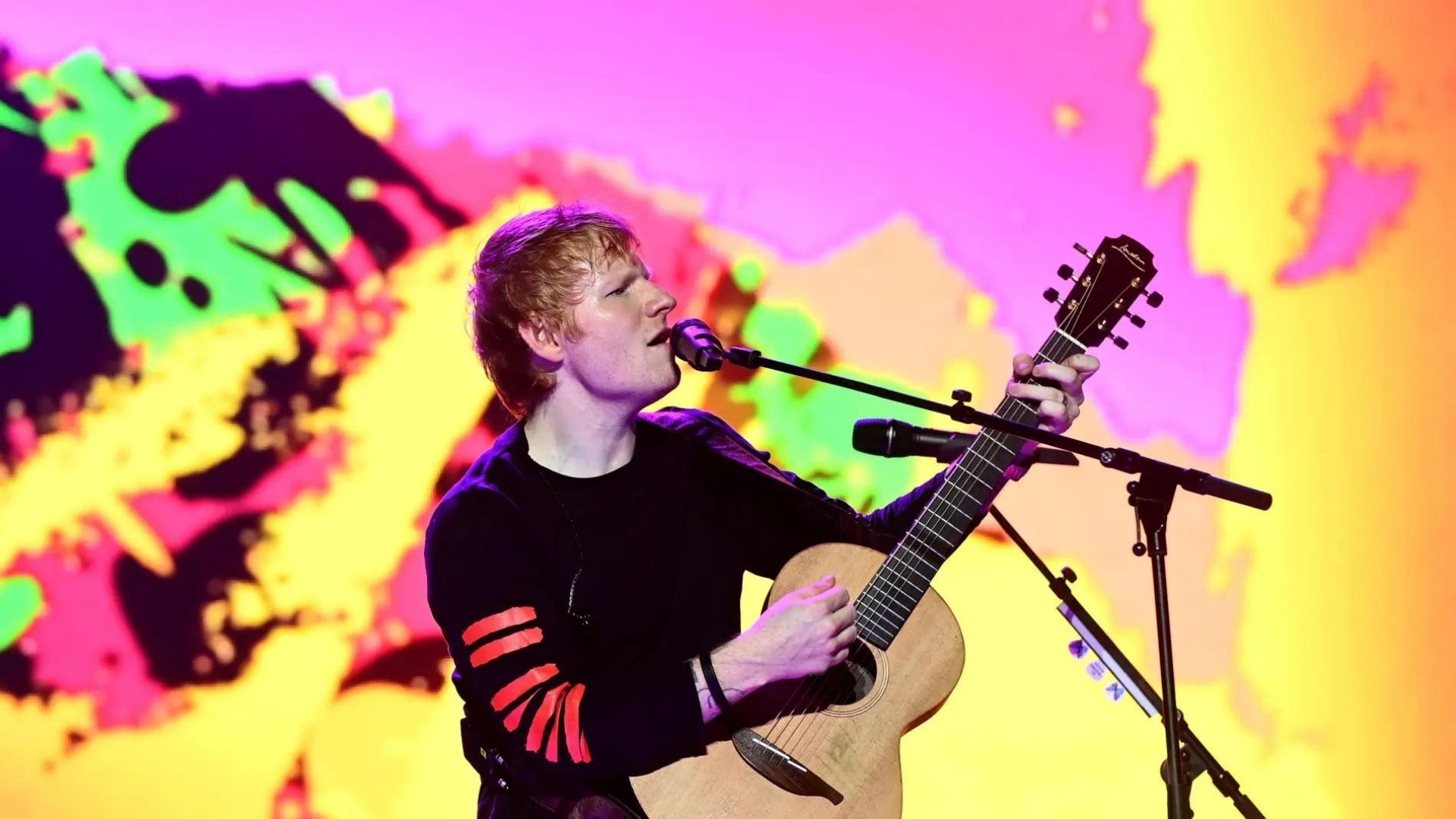 Ed Sheeran dice que planea hacer una gira en una autocaravana eléctrica Ed Sheeran dice que planea hacer una gira en una autocaravana eléctrica