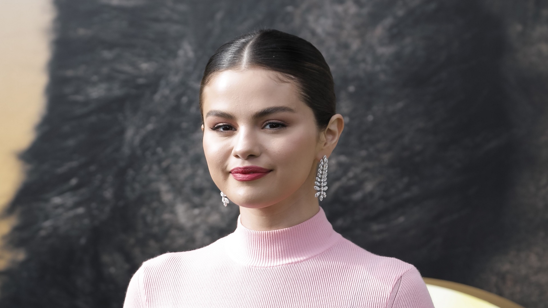 Tenemos un serio problema. Facebook e Instagram están siendo utilizados para difundir odio: Selena Gomez