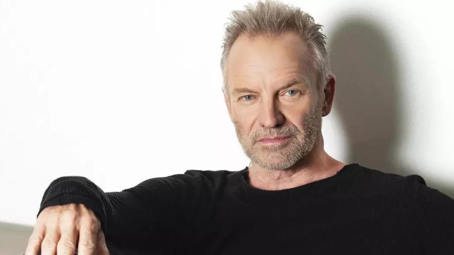 Sting interpreta una nueva versión de ‘Russians’ en apoyo a Ucrania.