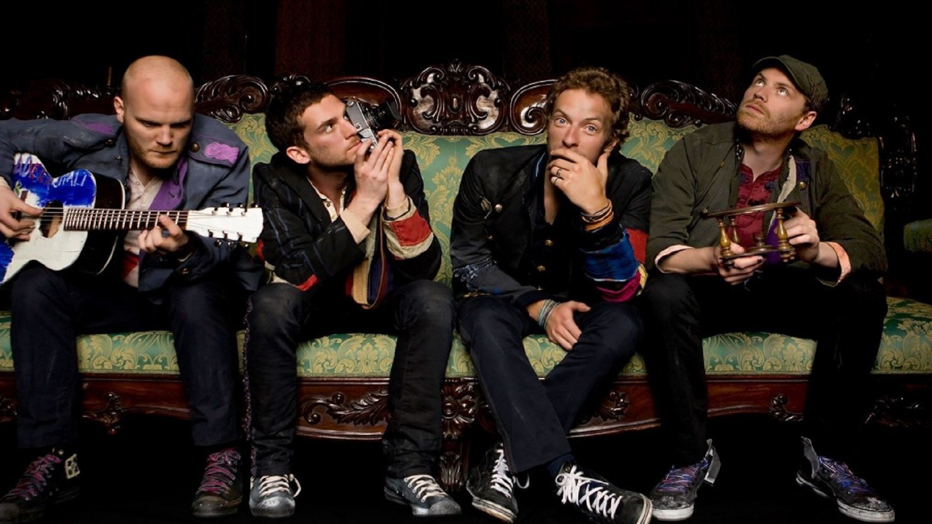 Coldplay rifará guitarra por una buena causa