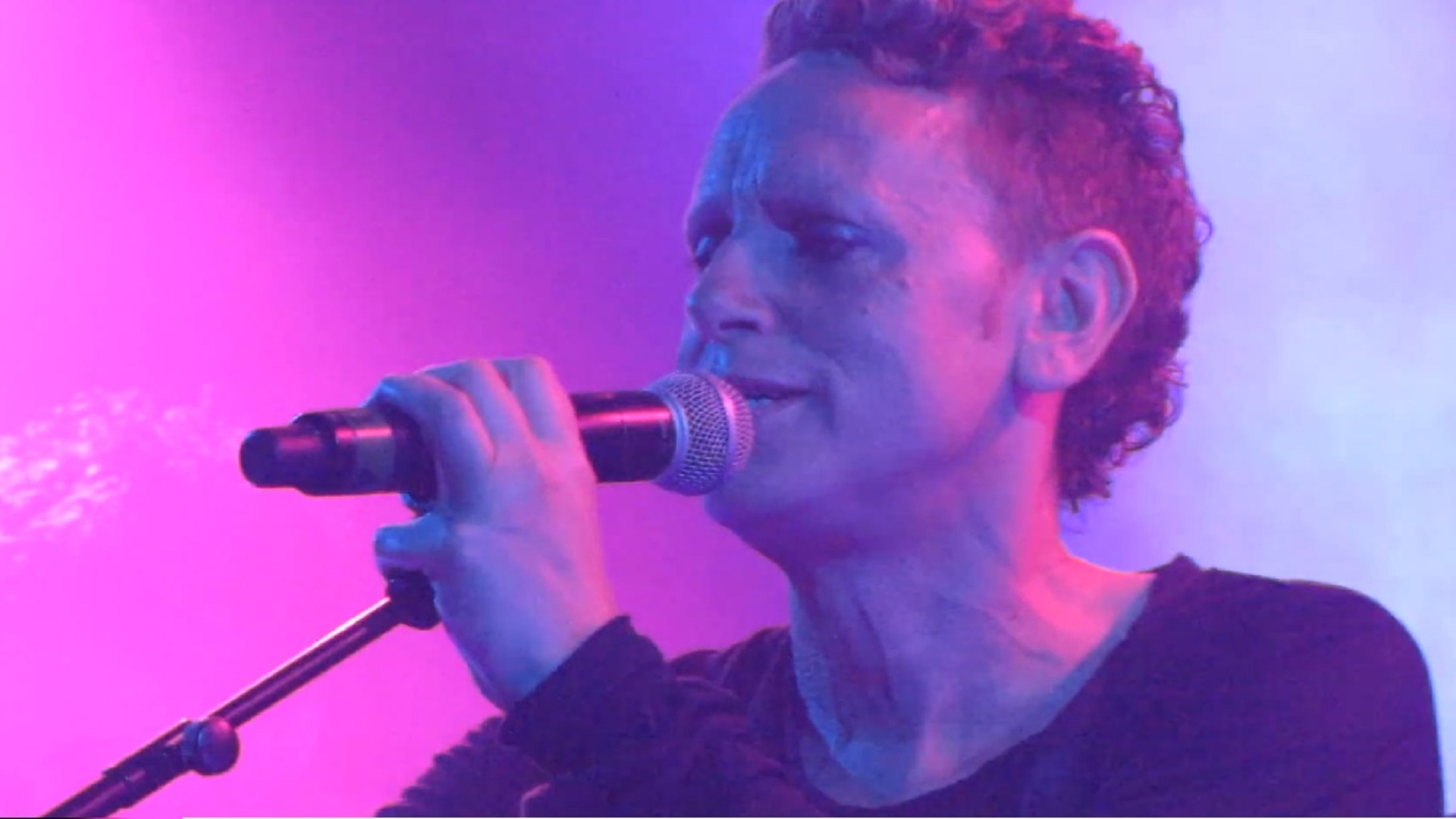 Conozca Howler, el primer sencillo del nuevo EP de Martin Gore Conozca Howler, el primer sencillo del nuevo EP de Martin Gore