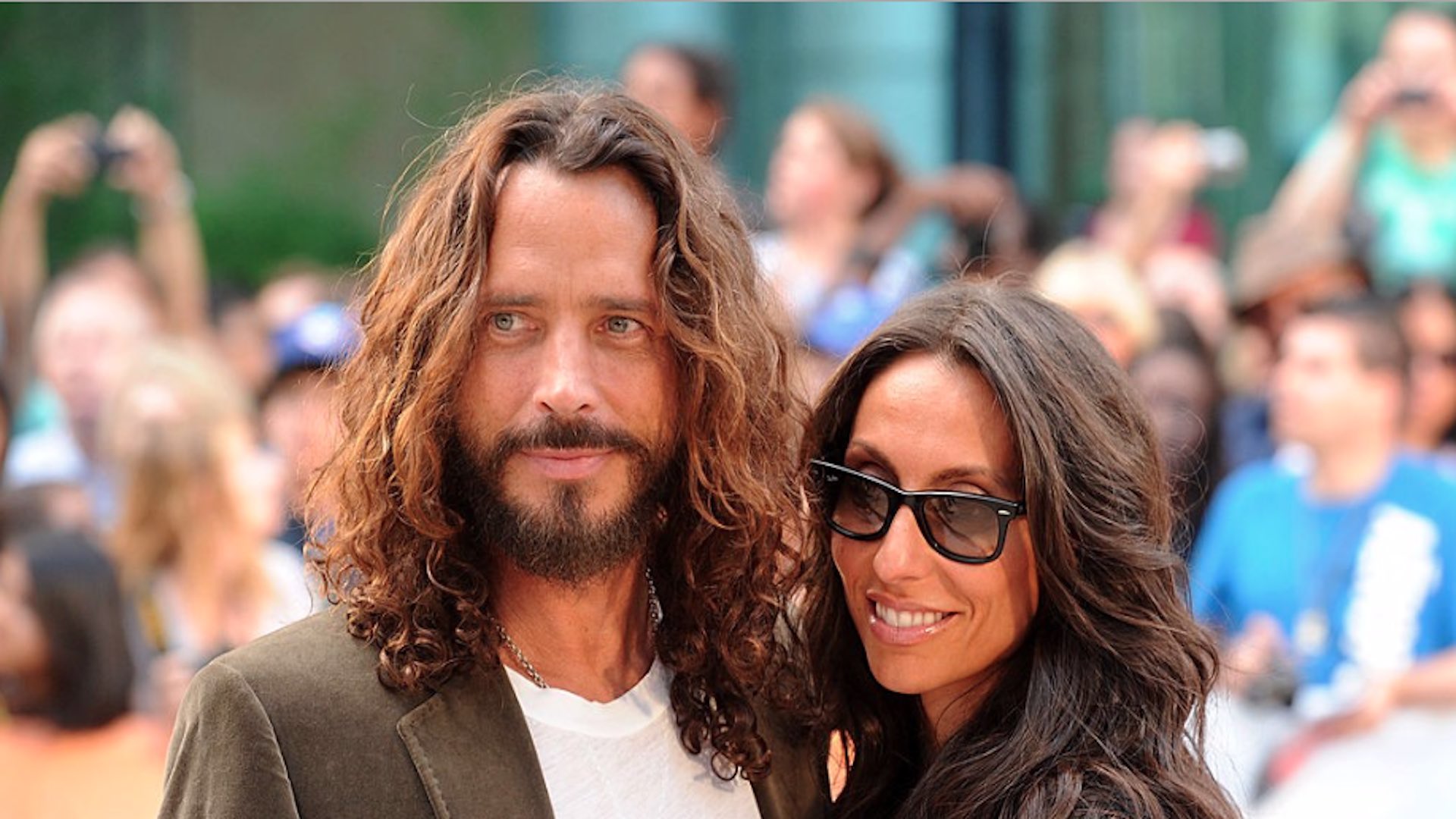 Vicky Cornell comparte carta de amor escrita por Chris Cornell Vicky Cornell comparte carta de amor escrita por Chris Cornell