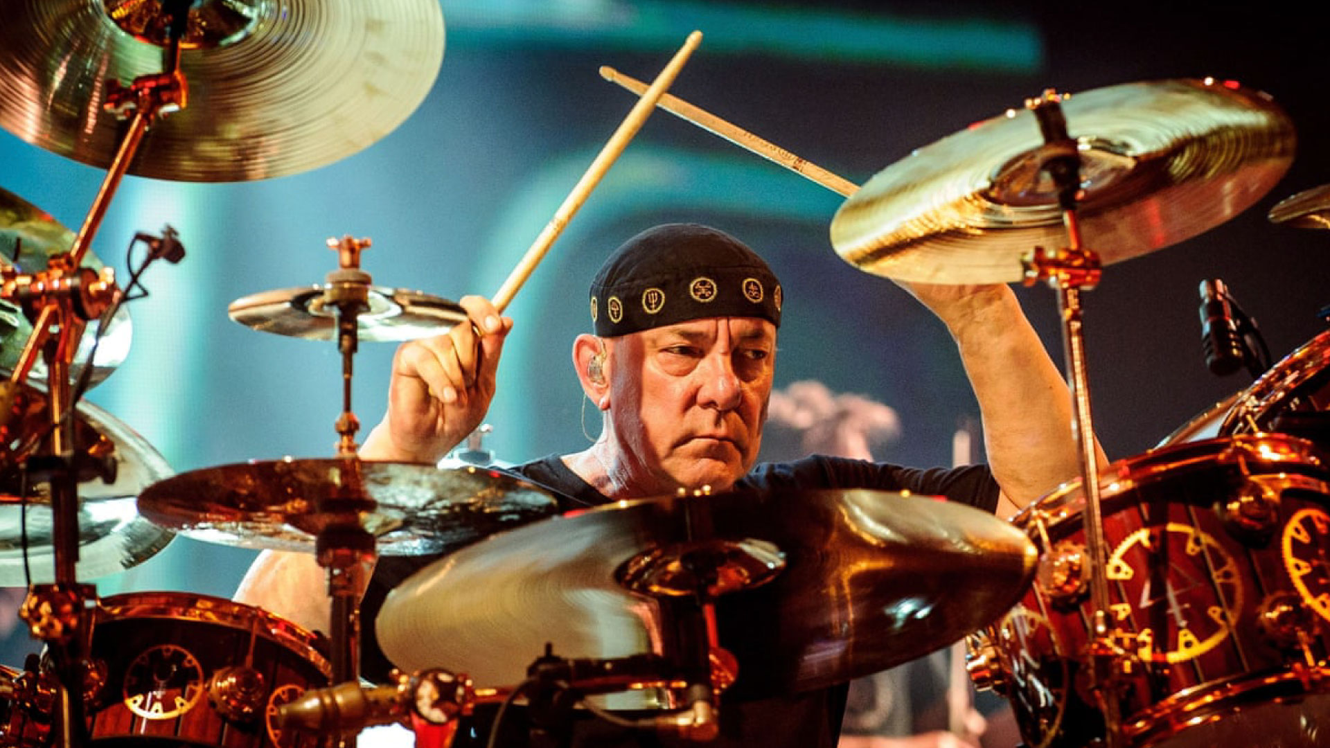 Bateristas de Foo Fighters, RHCP, The Police y más rendirán homenaje a Neil Peart de Rush