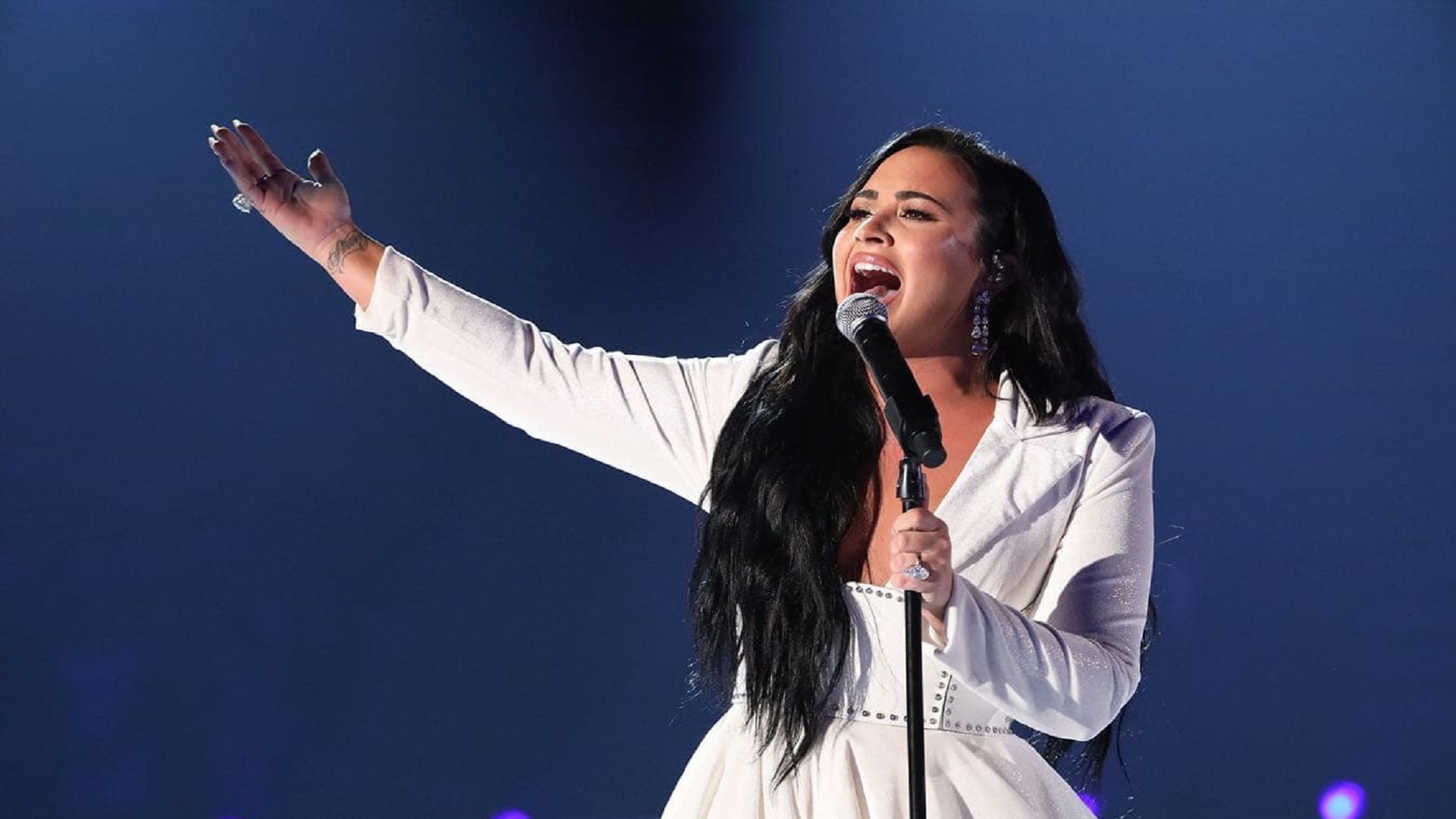 Demi Lovato presenta ‘Anyone’, su canción más íntima