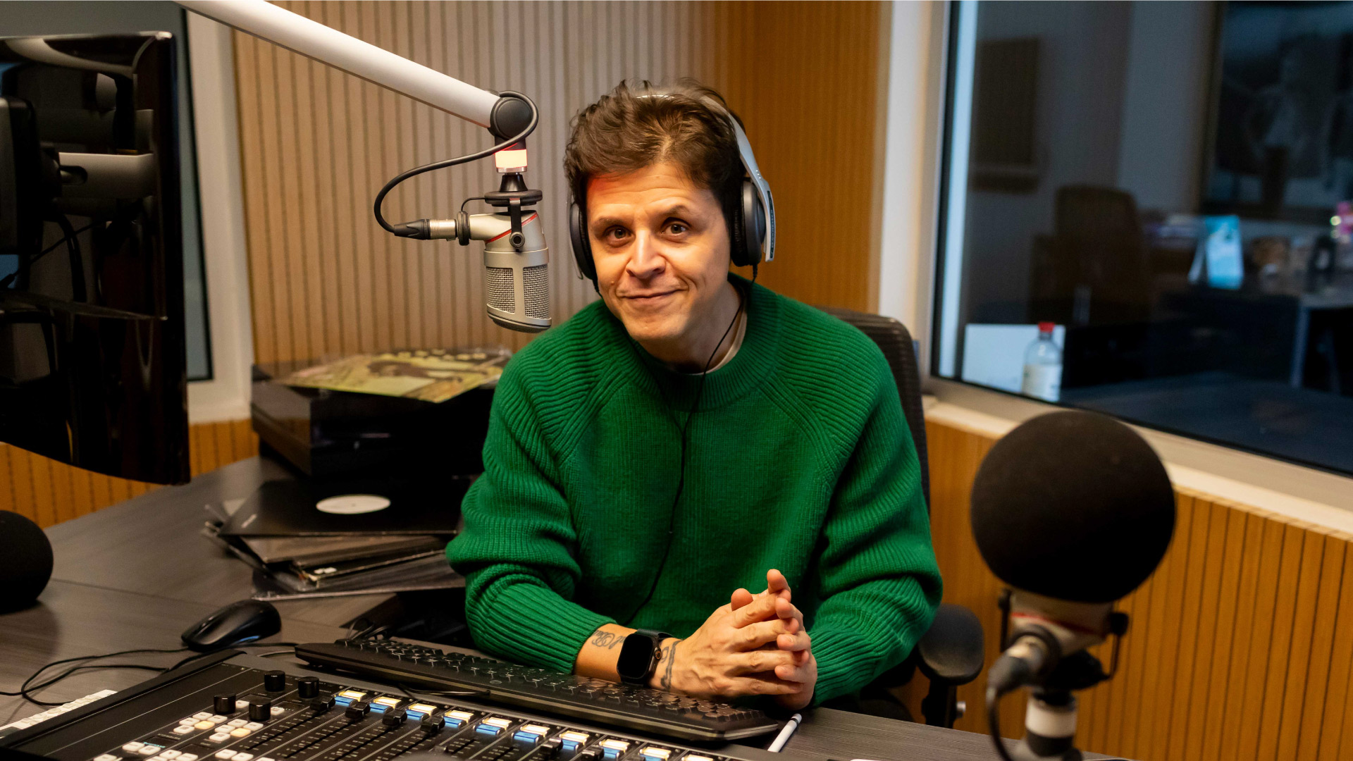 Alejandro Marín, ganador del premio Simón Bolívar 2024 en la categoría reportaje de audio. Alejandro Marín, ganador del premio Simón Bolívar 2024 en la categoría reportaje de audio.