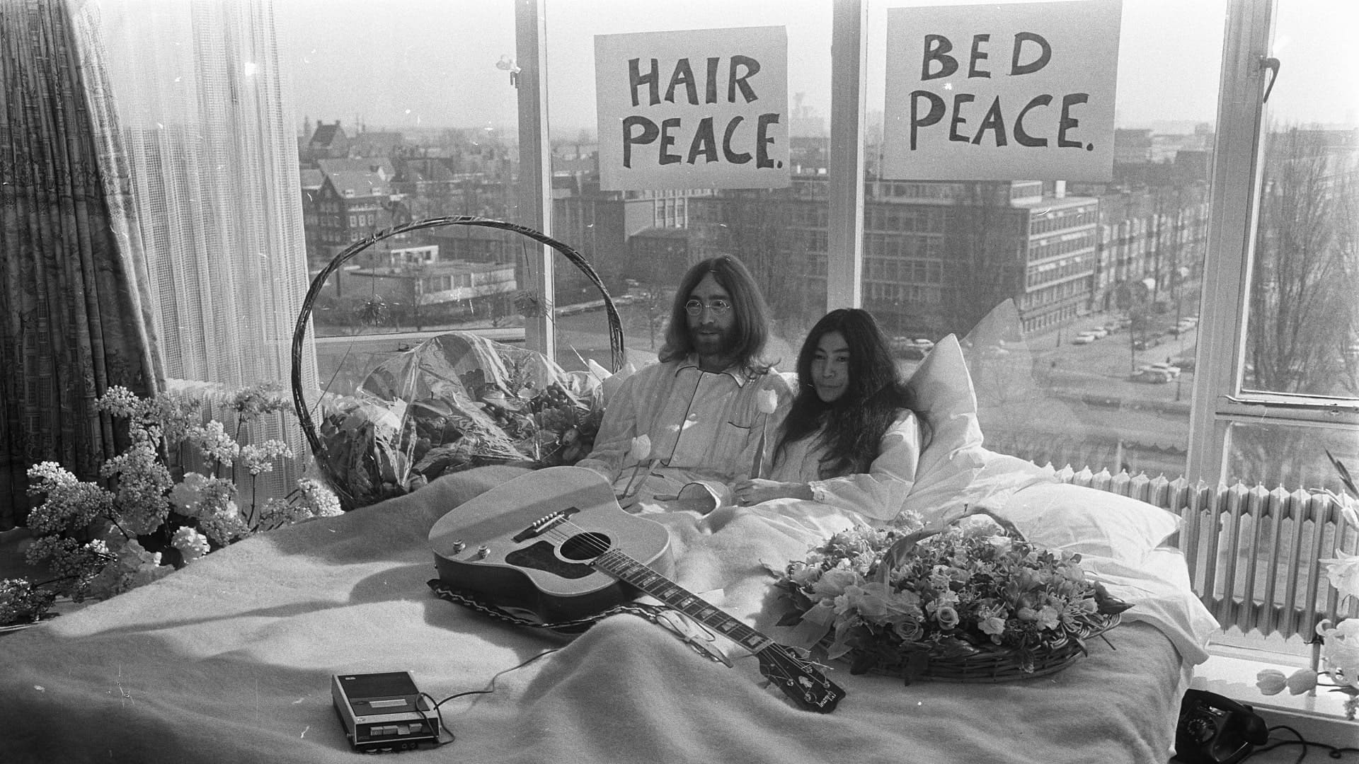 Yoko Ono demanda al exasistente de John Lennon
