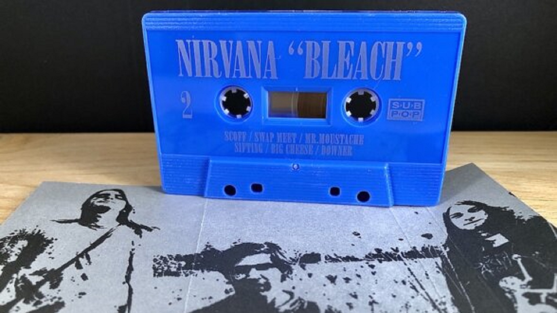 Nirvana relanzará su primer disco ‘Bleach’ en cassette azul